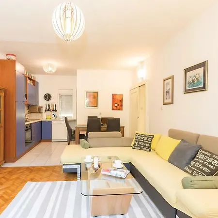 Apartment Lovely In With Wifi